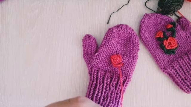 Варежки на малыша 9-12 месяцев с вышивкой рококо. Часть 2. Вышиваем. смотреть онлайн