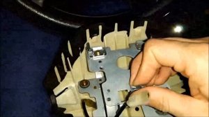 Ремонт, устранение скрипа сигнала на руле Nissan Almera N15