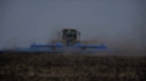 Трактор CLAAS XERION работаем с 16 метровым дискатором