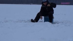 Серия 4. Плотва в глухозимье. Уловистая рыбалка с Евгением Середой.