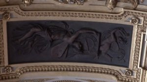 Франция.Париж.ЛУВР. Крупный алмаз Регент.Самый старый бальный зал. Королевские драгоценности.