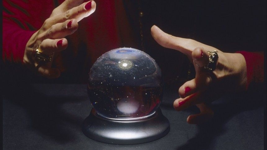 Откатились к магии: во всем мире вырос спрос на гадания и предсказания