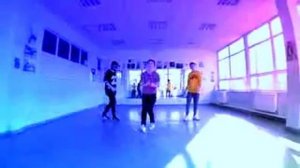 Танец под RASA - Под фонарем музыка так орет (Танцующий Чувак)