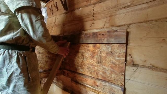 Лучшая ЗЕМЛЯНКА - ДОМ в ЛЕСУ СВОИМИ РУКАМИ | Дровяник у входа в ДОМ ПОД ЗЕМЛЕЙ