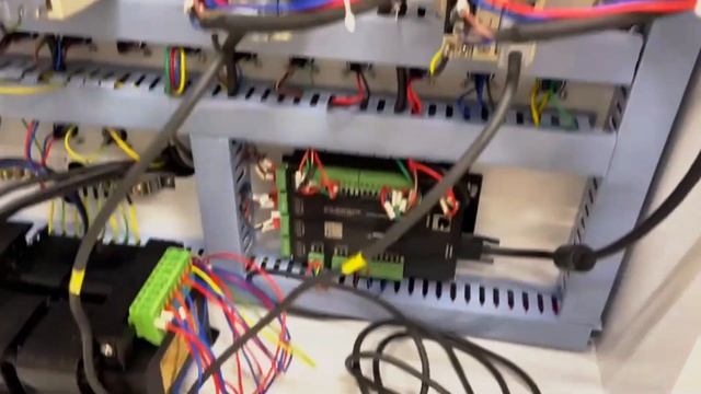Фрезерно гравировальный станок с ЧПУ WoodTec HP 2030 C - Быстрый видео обзор станка
