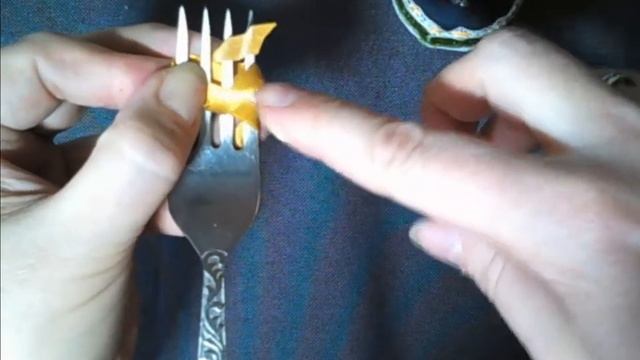 Как завязать бантик на вилке смотреть онлайн