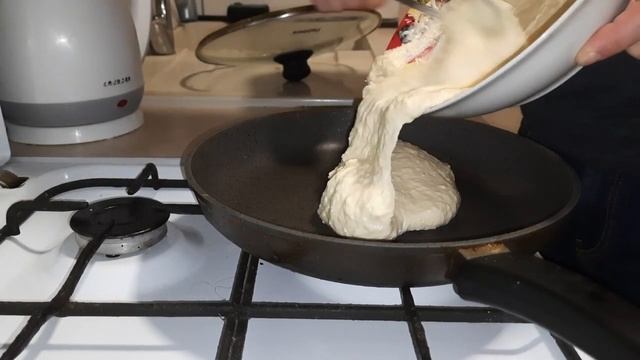 Пицца с колбасой на сковородке. Простой и быстрый рецепт!!!!