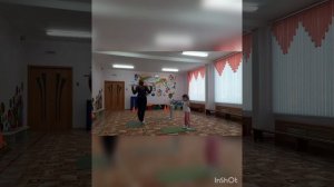 Старшая группа. Физкультура "Упражнения с гимнастической палкой"