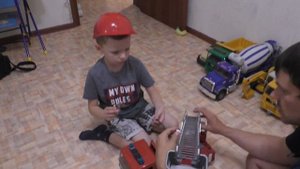 Пожарная машина с выдвижной лестницей Bruder MAN и Вовики. Интересные машинки Bruder для детей.