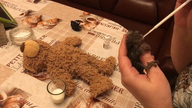 Новорождённый детёныш обезьяны игрунки. Искусственное вскармливание малыша