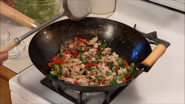 CHICKEN SUBGUM CHOW MEIN- Lockdown Cooking Series Video #36 смотреть онлайн