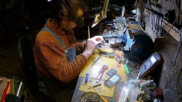 Сотовый телефон. Почему пропал звук на телефоне. Замена динамика или… смотреть онлайн