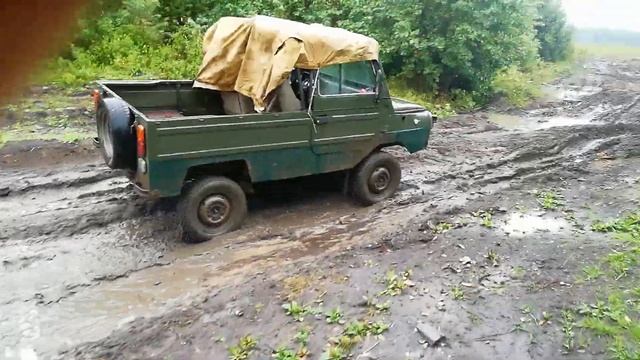 Луаз 1302 в стоке, вместо крыши палатка?