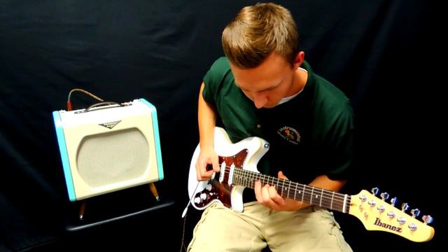 Ibanez Roadcore 330 Electric Guitar Playtest смотреть онлайн