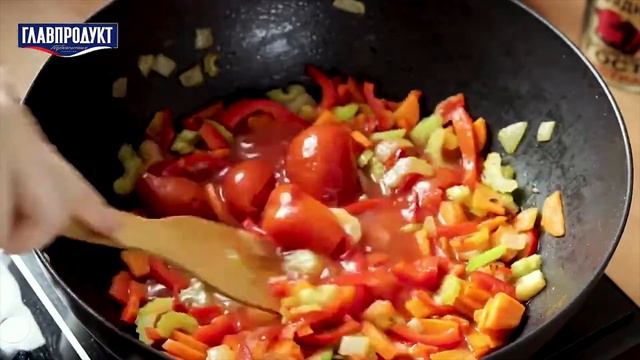 ГУЛЯШ С ТУШЁНОЙ ГОВЯДИНОЙ И ХРУСТЯЩИМИ ОГУРЧИКАМИ ГЛАВПРОДУКТ. Как приготовить гуляш. Быстрый рецеп