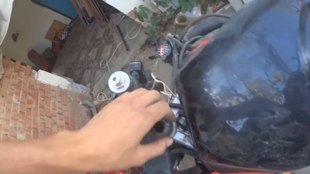 КАК, СНЯТЬ ЗАМОК ЗАЖИГАНИЯ И ВЕРХНЮЮ ТРАВЕРСУ НА HONDA CBR 600 F3 смотреть онлайн