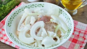 Куриные бедра в майонезе в духовке