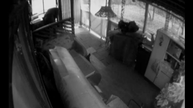 Ворует провода. смотреть онлайн