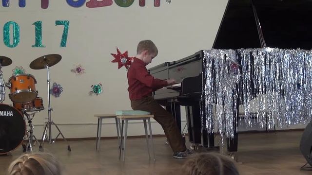 161219 Гоголин Рома, 8 лет, 2 класс(Д. Шостакович-Марш) смотреть онлайн