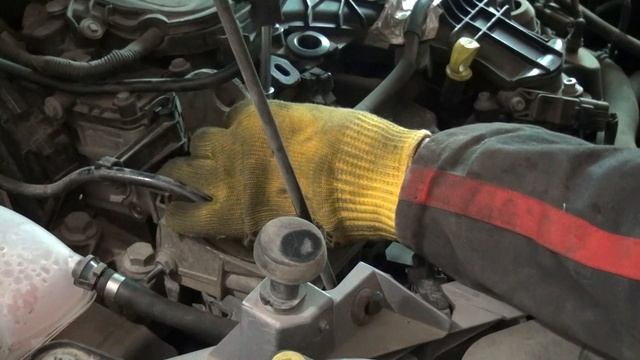 Ford Kuga снятие топливного фильтра смотреть онлайн