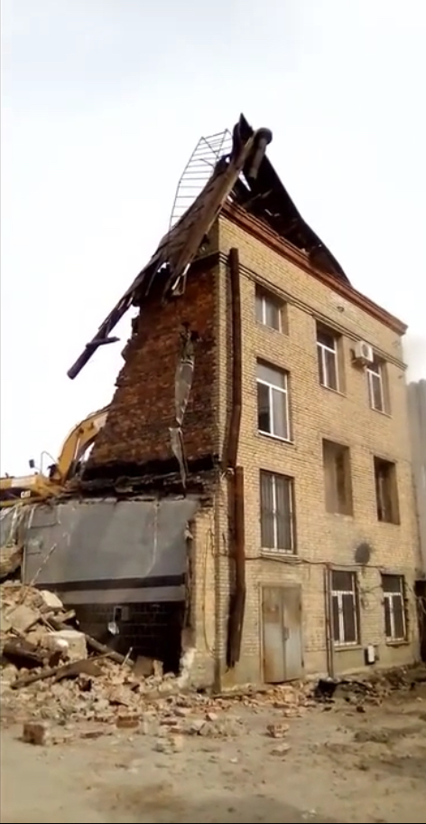 Снос здания. Как НЕ правильно сносить здание