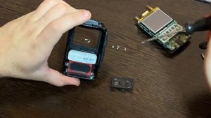 Разбираем Yaesu FT5D. Секрет скрипучего динамика Yaesu FT3D