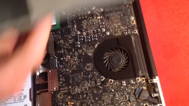 Польша Ремонт MacBook чистка от пыли разбор смотреть онлайн