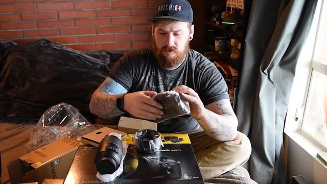 Unboxing a Nikon D7200 смотреть онлайн