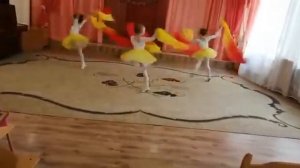 Танец с веерами