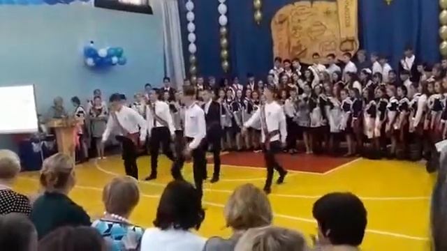 Последний звонок г. Амурск 6 школа 2019 9а класс смотреть онлайн