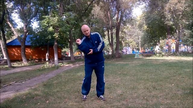 Медведь ловит муху смотреть онлайн