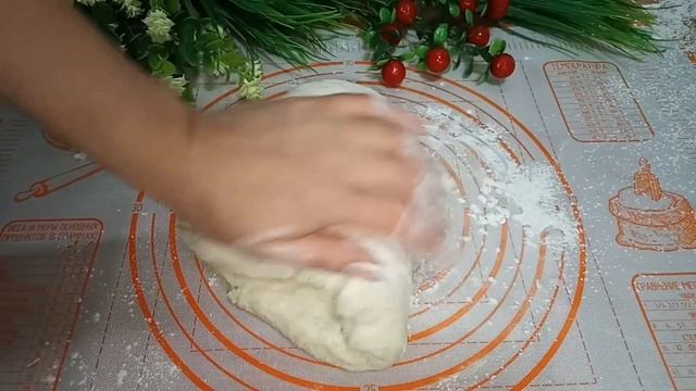 Быстрая выпечка к чаю / Простой рецепт печенья на кефире