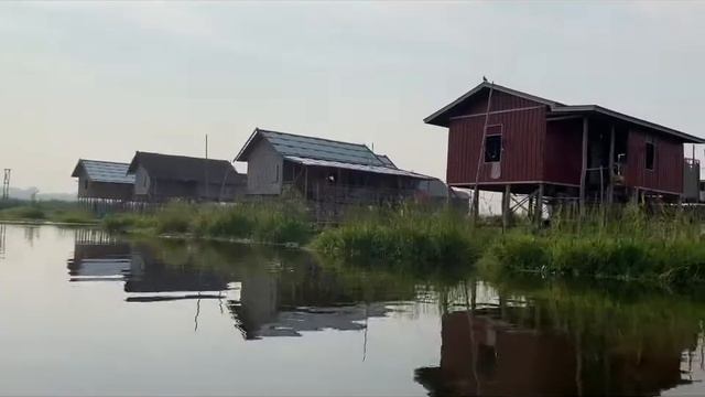 Инле. Жизнь на воде. Рынок на воде. Бирма.