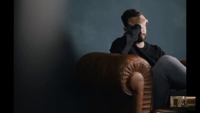 Рaзвeдeнкa с дочерью нашли у калитки незнакомца без памяти... А едва принесли его домой, обомлели.. смотреть онлайн