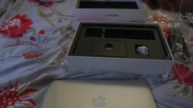 Deballage Macbook Air 13 Haswell 2013 смотреть онлайн