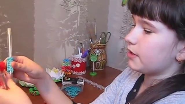 Как сделать сердце из резинок Rainbow Loom.Heart. Валентинка .Поделки с детьми!