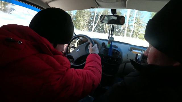 Учимься Водить Автомобиль на Механике. Lada Калина #3 смотреть онлайн