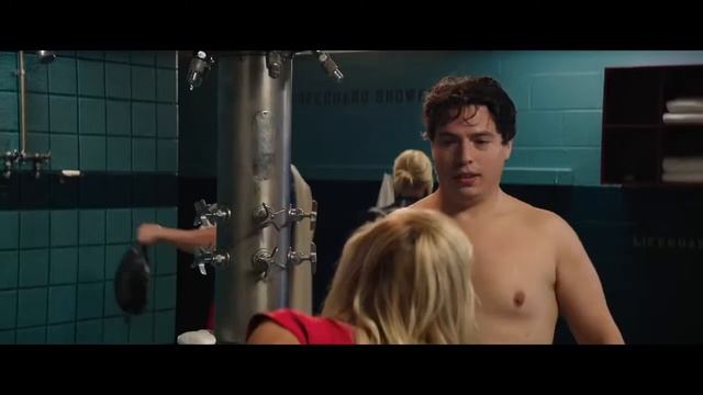 Ронни в душе!Вообще-то здесь с одеждой моются/Спасатели Малибу смотреть онлайн