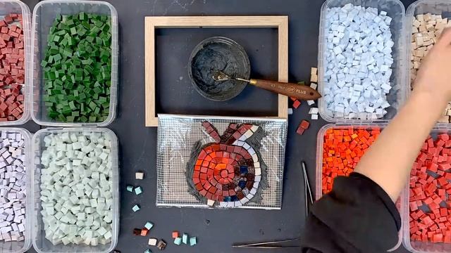Маленький гранат из смальты за 30 секунд! Делаем мозаику из смальты (таймлапс - видео).