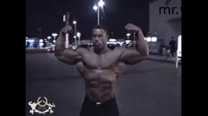 Реакция прохожих на бодибилдеров