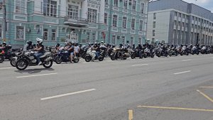 Бабуля против байкеров. 🙃