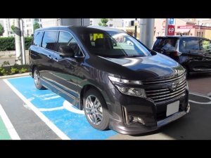 Японский автомобиль NISSAN ELGRAND HighwaySTAR 2013 год. Авто обзор. Интерьер и экстерьер.