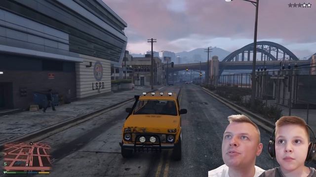 ПРОКАЧАЛИ НИВУ ВАЗ 2131 и Прыгнули с Трамплина от ПОЛИЦИИ в GTA5 смотреть онлайн