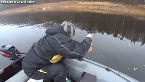 Поставили крючки на налима и сразу трофей