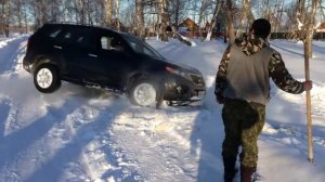 По снегу..   Ниссан Патфайндер, Киа Соренто, Нива..