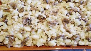 Цветная капуста с грибами, молоком и сыром.