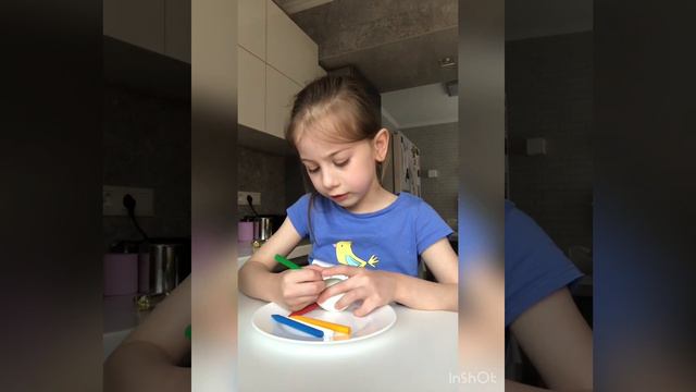 Окрашивание яиц на Пасху с детьми смотреть онлайн