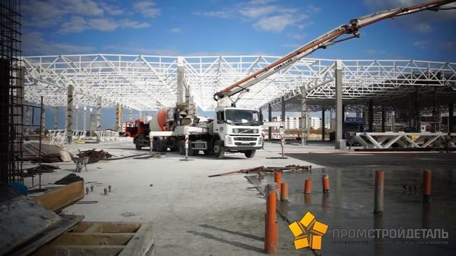 Работа автобетононасоса. Бетон в Туле. смотреть онлайн