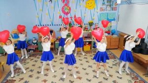 танец " У моей у мамы солнышко в ладошке" Подготовительная группа Васильки