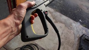 Минимойка Lavor STM 150 течет. Работает рывками